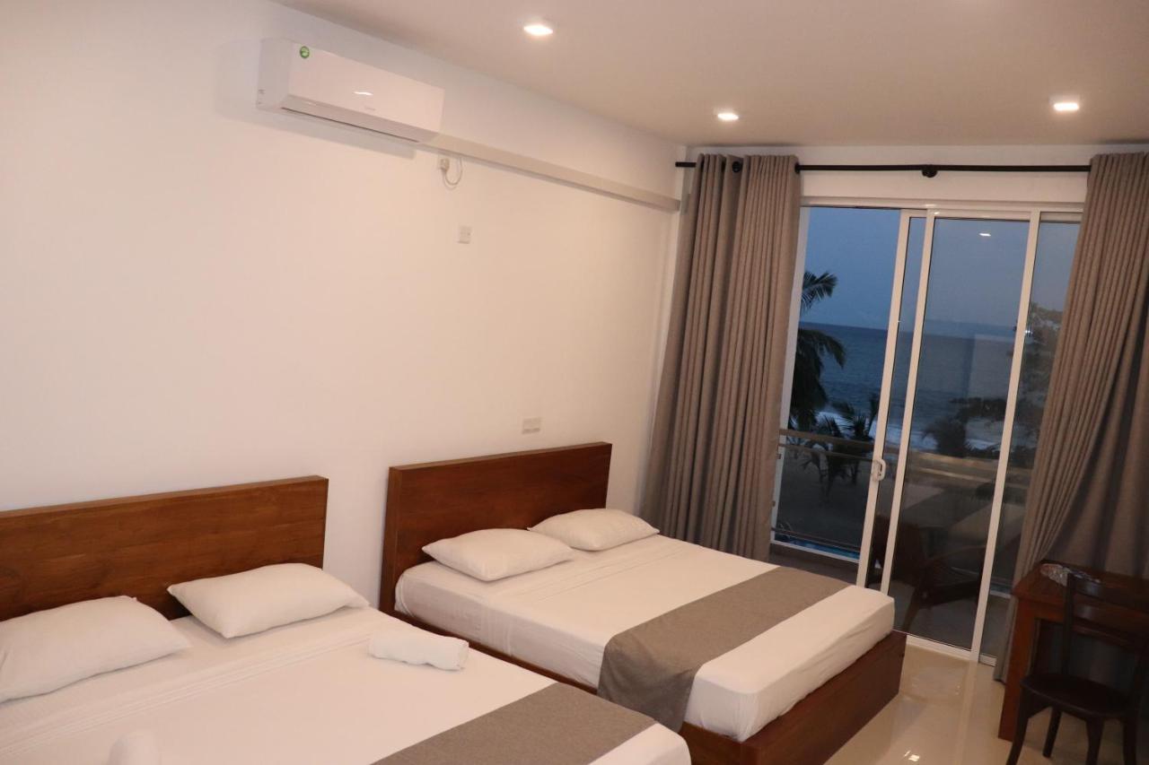 Marakolliya Beach Resort Tangalle Exterior photo