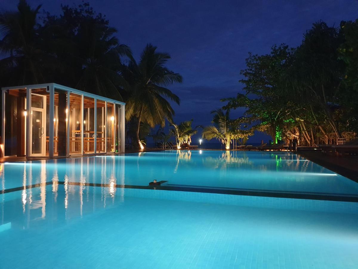 Marakolliya Beach Resort Tangalle Exterior photo