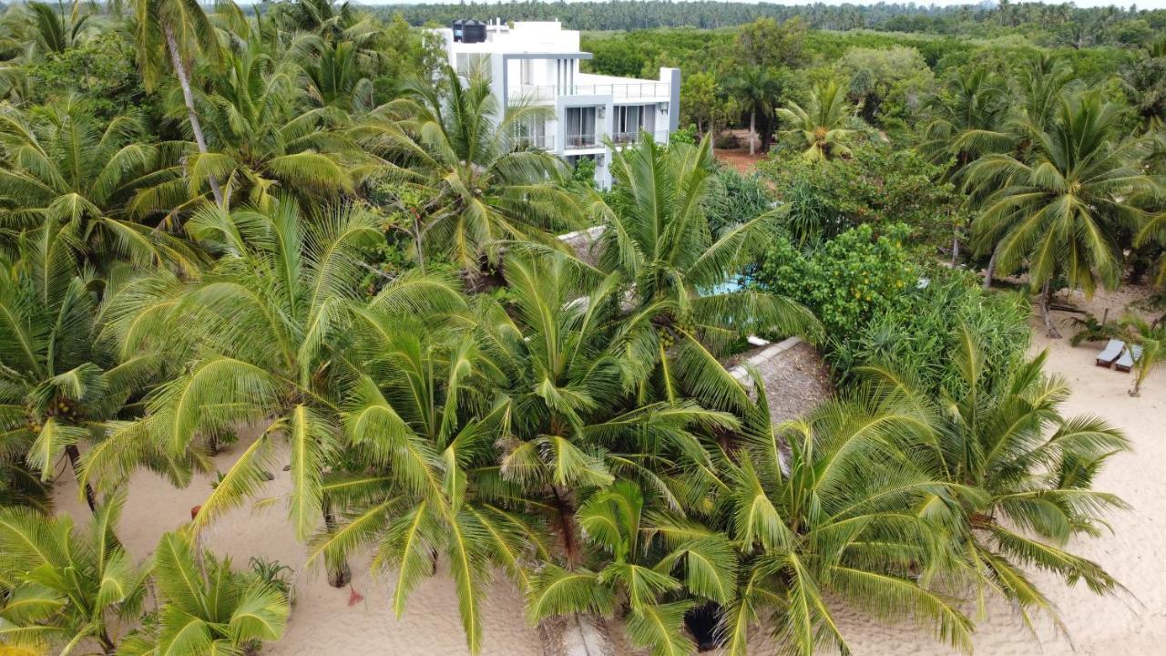 Marakolliya Beach Resort Tangalle Exterior photo