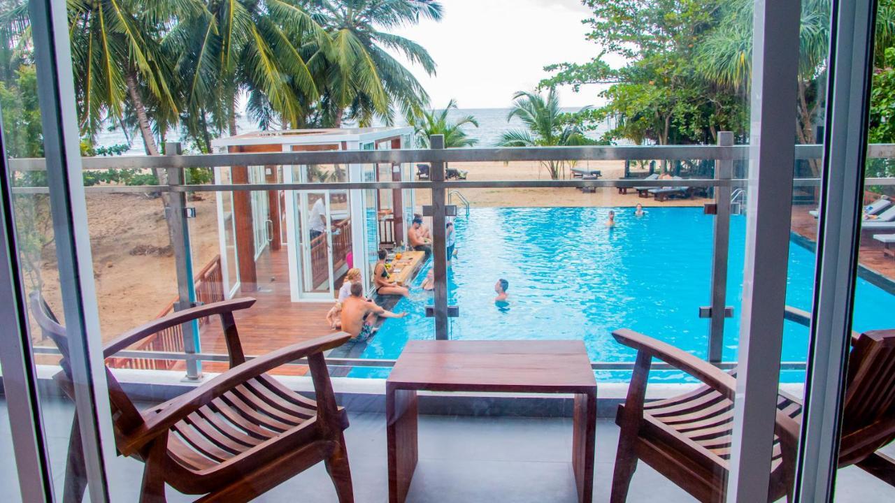 Marakolliya Beach Resort Tangalle Exterior photo
