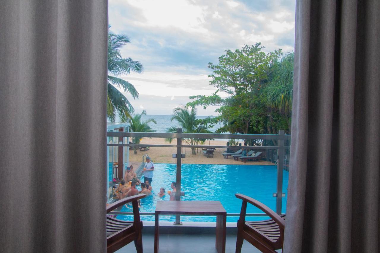 Marakolliya Beach Resort Tangalle Exterior photo