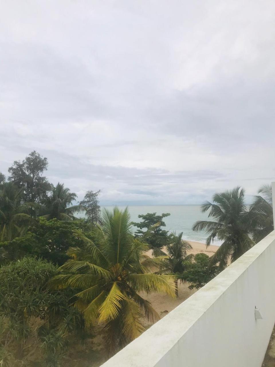 Marakolliya Beach Resort Tangalle Exterior photo