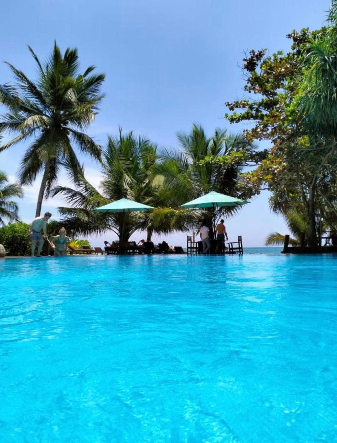 Marakolliya Beach Resort Tangalle Exterior photo